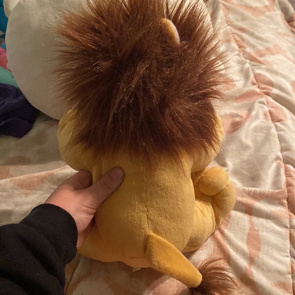 A lions stuffed animal - Picture 3 of 4